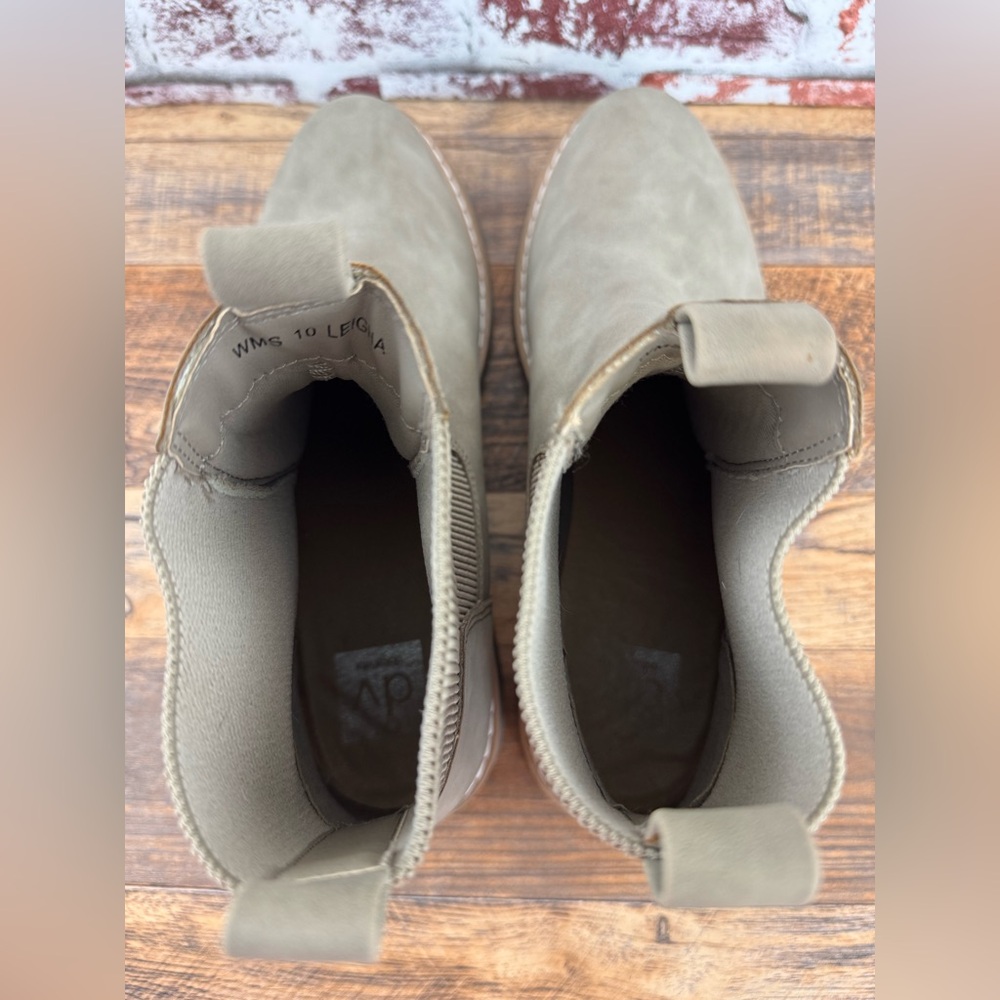 Dolce Vita Chelsea Leigha Lightweight Boots, Women's Size 10, Beige Taupe - Picture 6 of 10